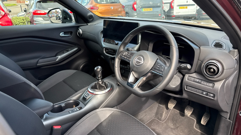 Nissan Juke 1.0 DiG-T N-Connecta 5dr Petrol Hatchback